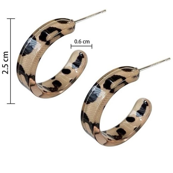 Leopard Cuff Hoop Earrings - Picture 4 of 6
